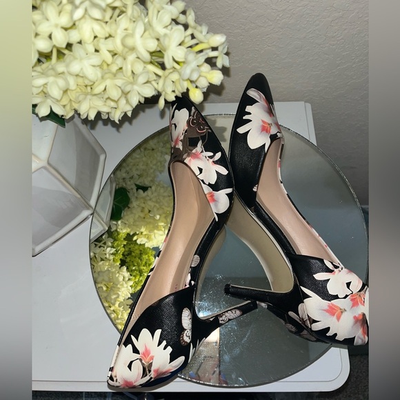 JustFab Raquell Women's Size 10 Black w/ White Flowers 3" D'Orsay Slip On Heels - Picture 6 of 11